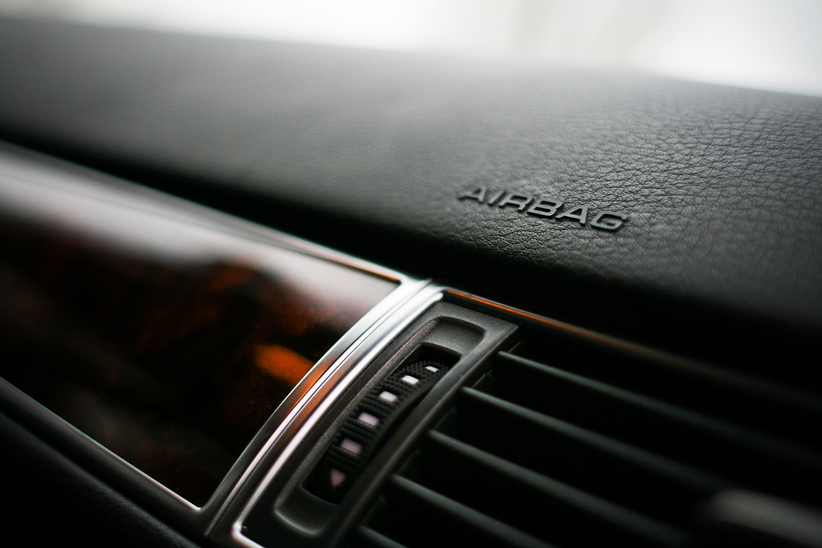 airbag-mark-on-a-dashboard-picjumbo-com.jpg [4.74 MB]